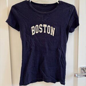 BRANDY MELVILLE Boston graphic tee O/S